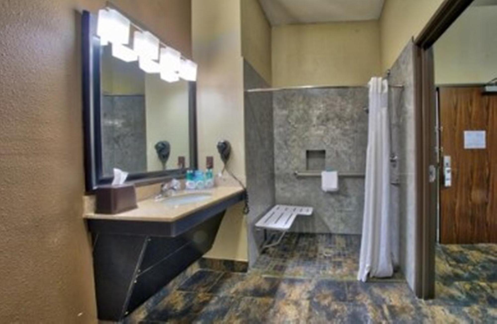 Holiday Inn Express And Suites Lubbock South By Ihg Buitenkant foto